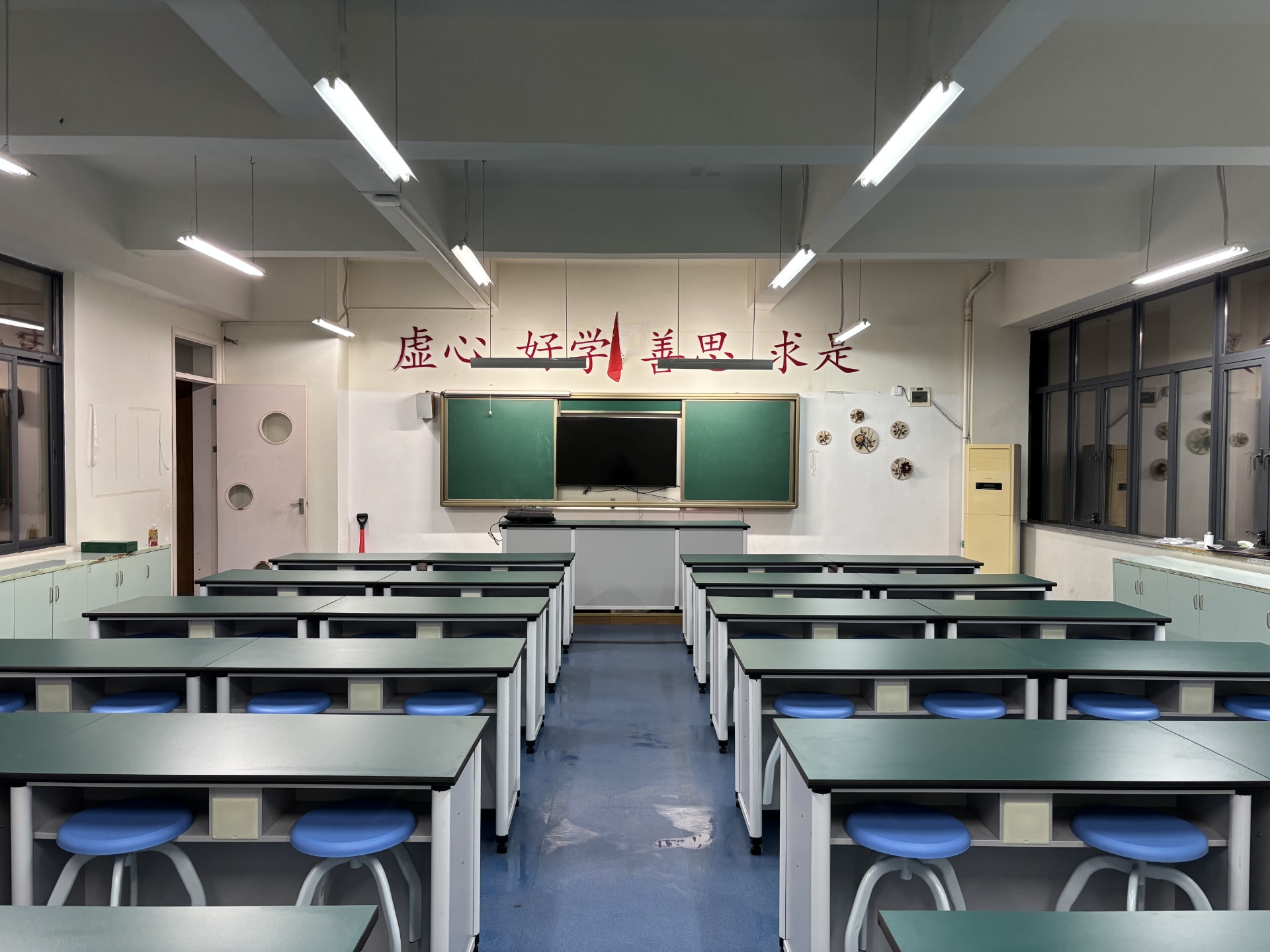 東莞鳳崗益田實(shí)驗(yàn)小學(xué)教學(xué)實(shí)驗(yàn)室升級(jí)完工?啦?。?！